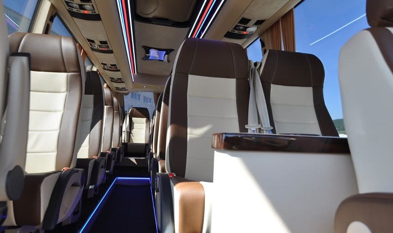 Italy: Coaches charter in Lombardy in Lombardy and Como
